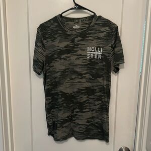Hollister t-shirt
